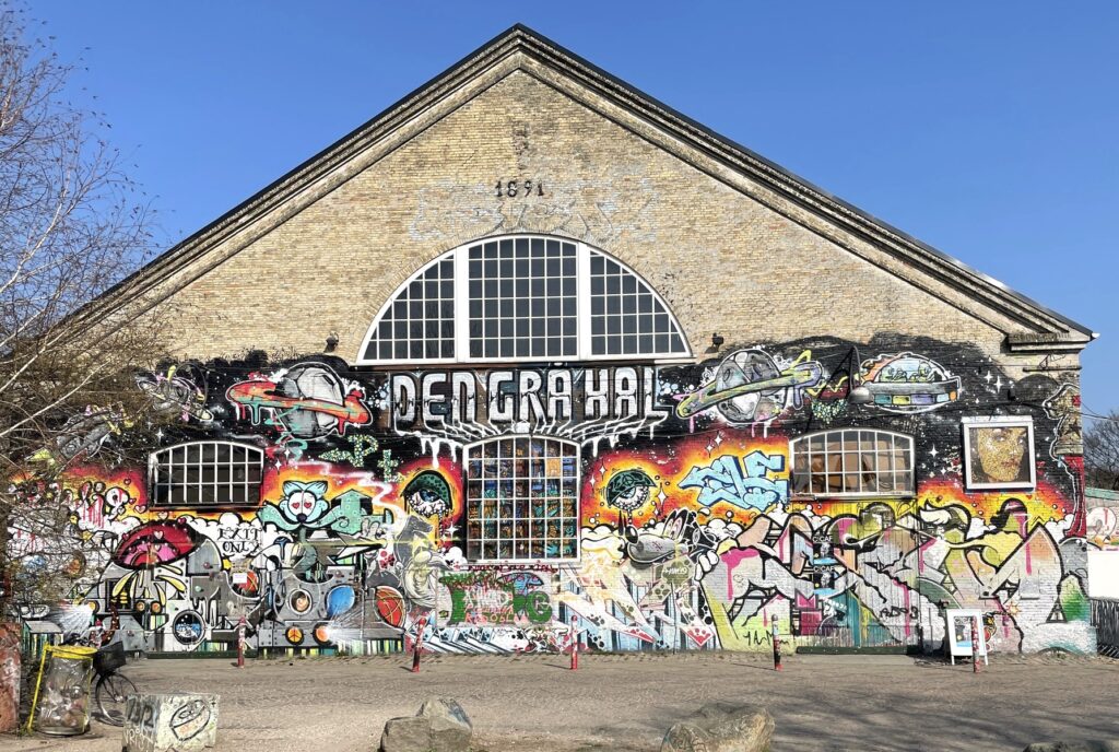 Den Grå Hals facade